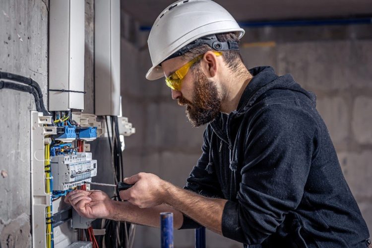 AI phone solution for home services like electricians